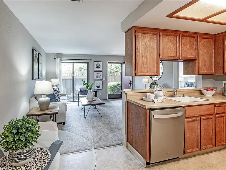 18948 Sara Park Cir — Photo 3