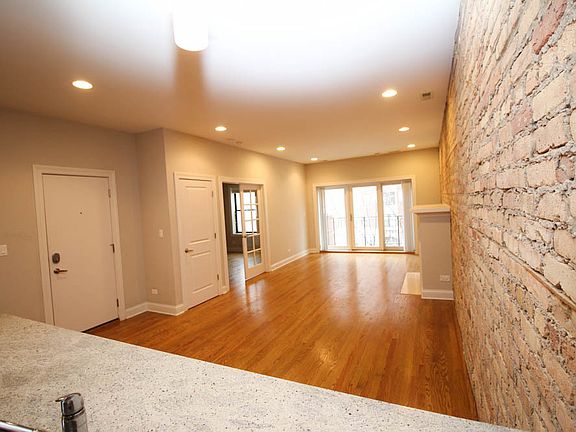 5th image of 3175 N Hudson Ave #25-3B