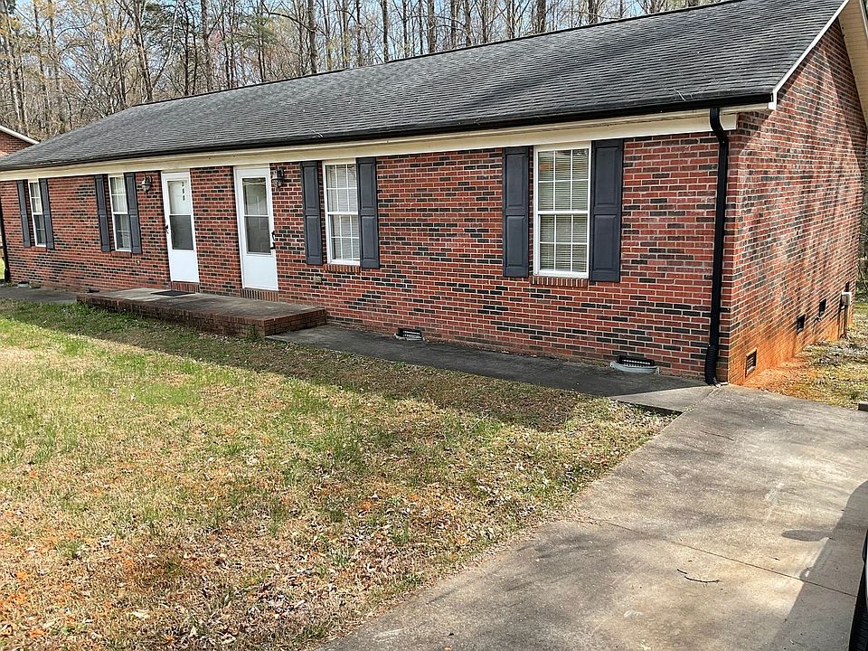 1st image of 382 Turner St