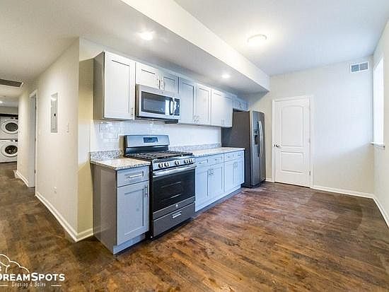 5th image of 4614 S Lake Park Ave