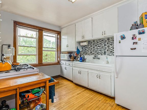 5th image of 2150 W Shakespeare Ave APT 3R