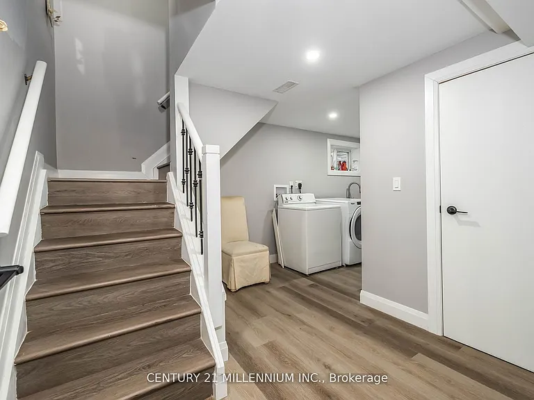67 Coxworth Cres — Photo 3