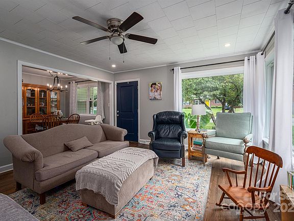 4th image of 224 McGinnis Ave