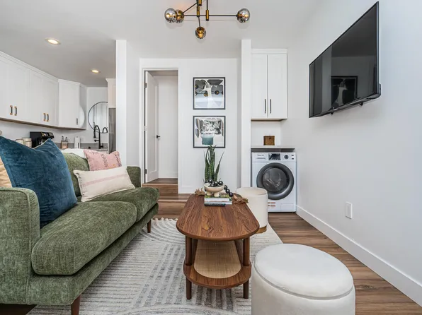 1011 3rd St #A, Coronado, CA 92118