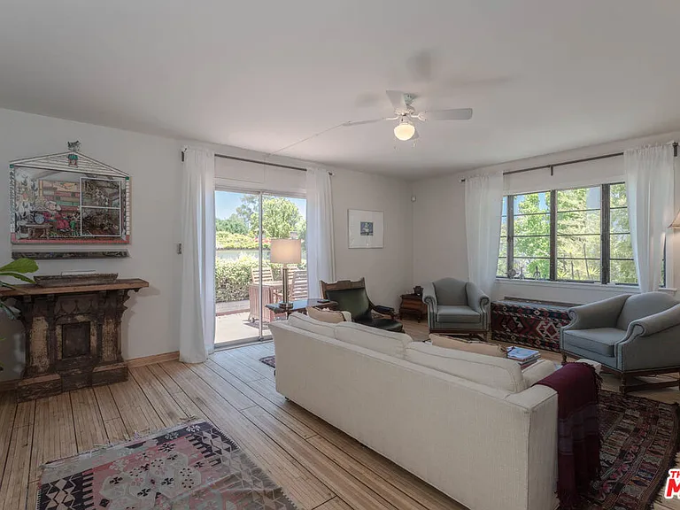 10959 Strathmore Dr — Photo 11