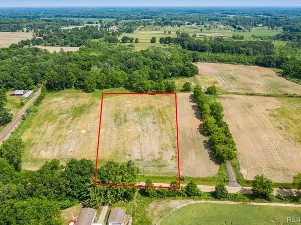 Sanford Rd #A, Howell, MI 48855