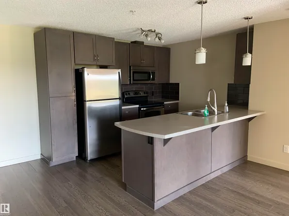 6084 Stanton Dr SW #307, Edmonton, AB T6X 0Z4