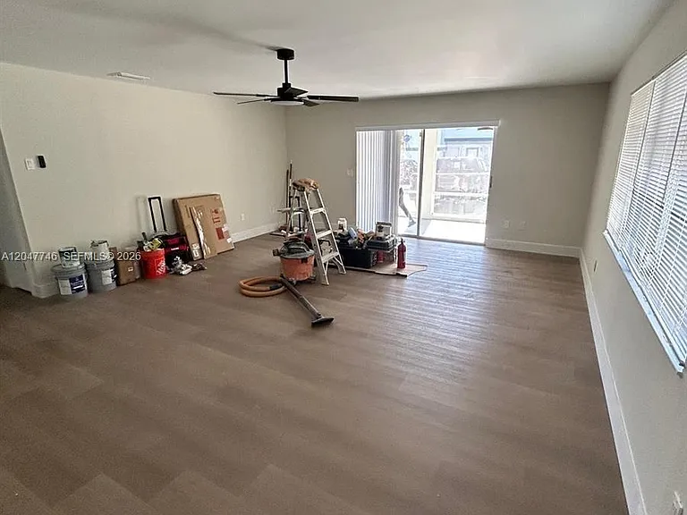 114 S Lakeside Dr #114 — Photo 5
