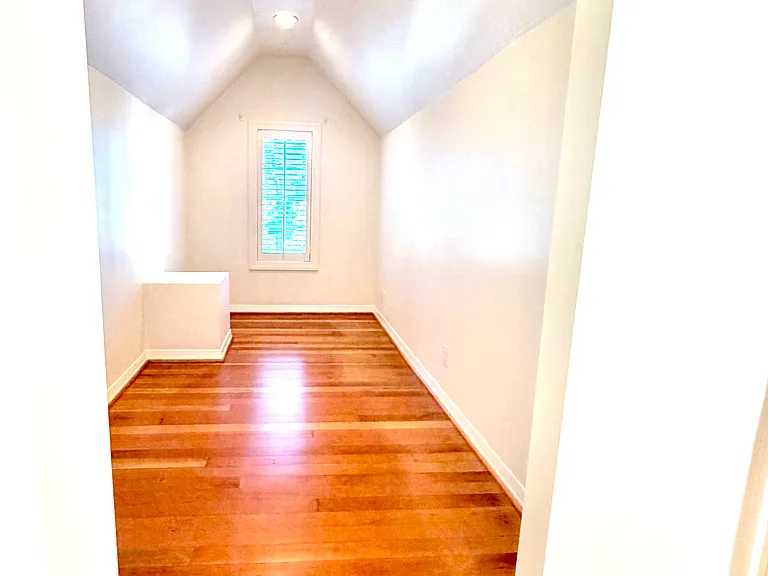 172 Middlecrest Rd — Photo 40