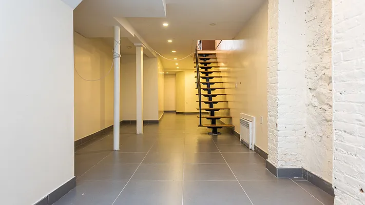 Rented by Nooklyn NYC LLC | media 9