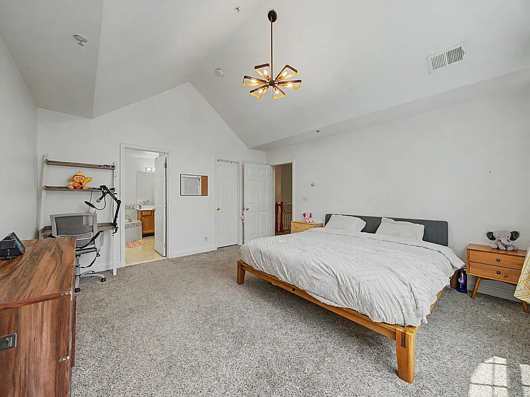 180 Blue Heron Dr #180 — Photo 24