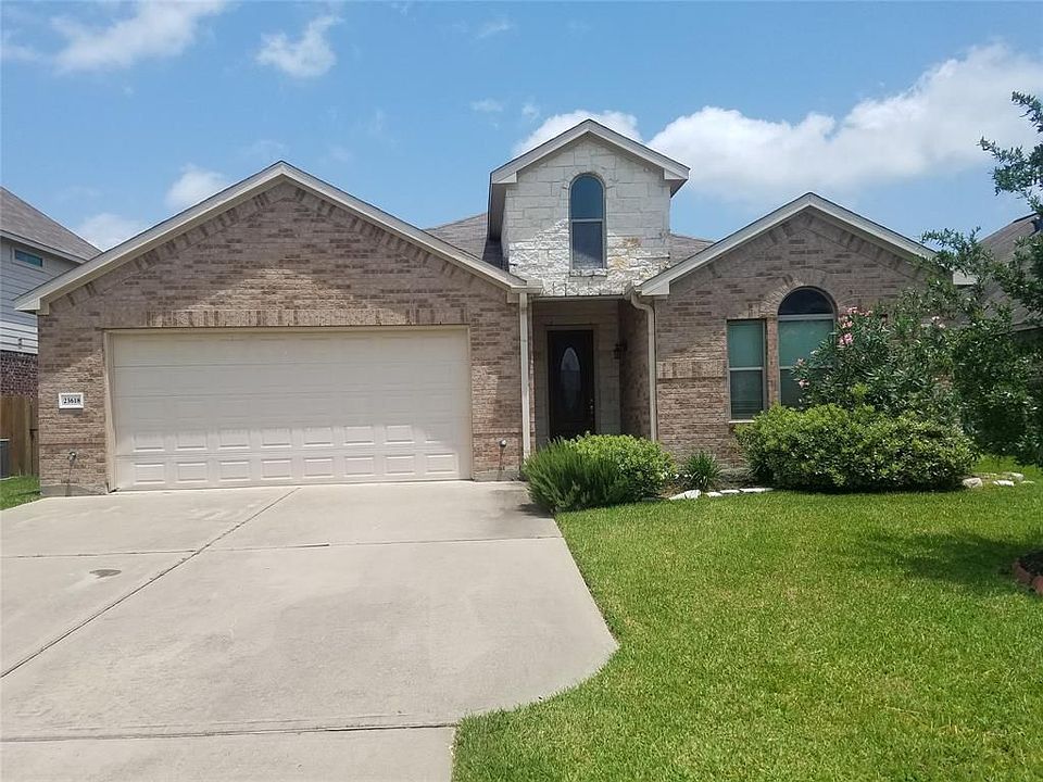 1st image of 23618 Starbridge Lake Ln
