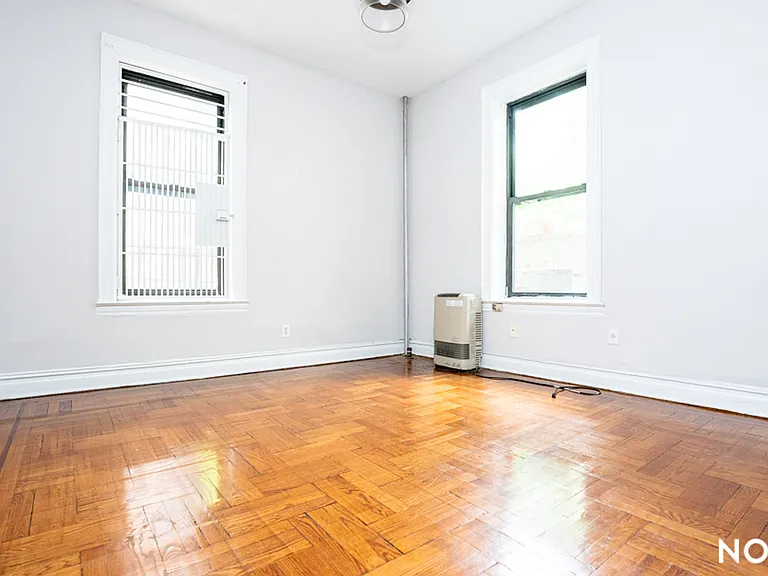 272 Grand St #4 — Photo 3