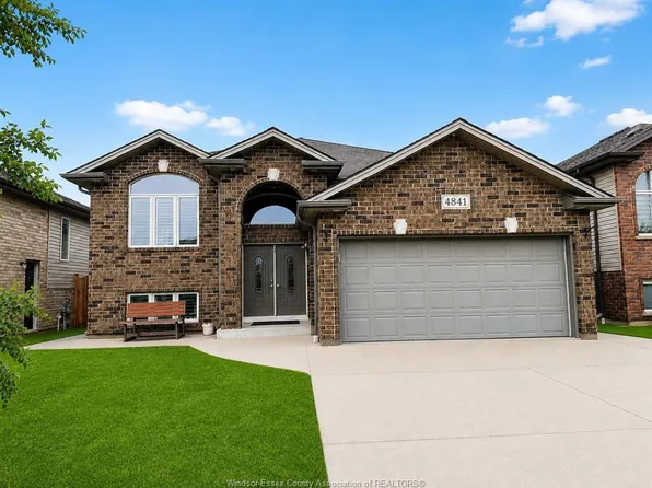 4841 Periwinkle Cres, Windsor, ON N9G 3G8