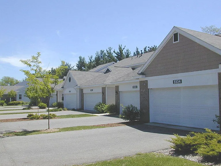 Gull Prairie/Gull Run Apartments and Townhomes — Photo 82
