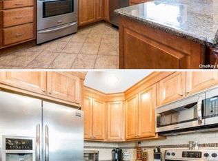 420 Gates Ave, East Meadow, NY 11554
