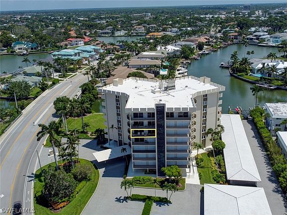 4th image of 2150 Gulf Shore Blvd N APT 611