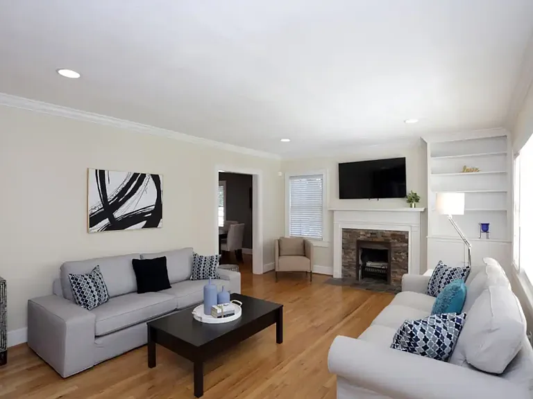 1190 Atlantic Dr NW — Photo 1