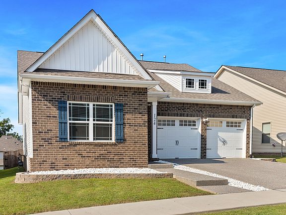 3rd image of 124 Auxley Ct
