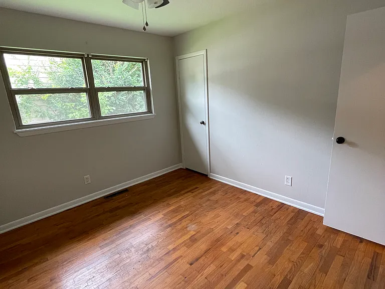 1401 E Eastern Ave — Photo 8