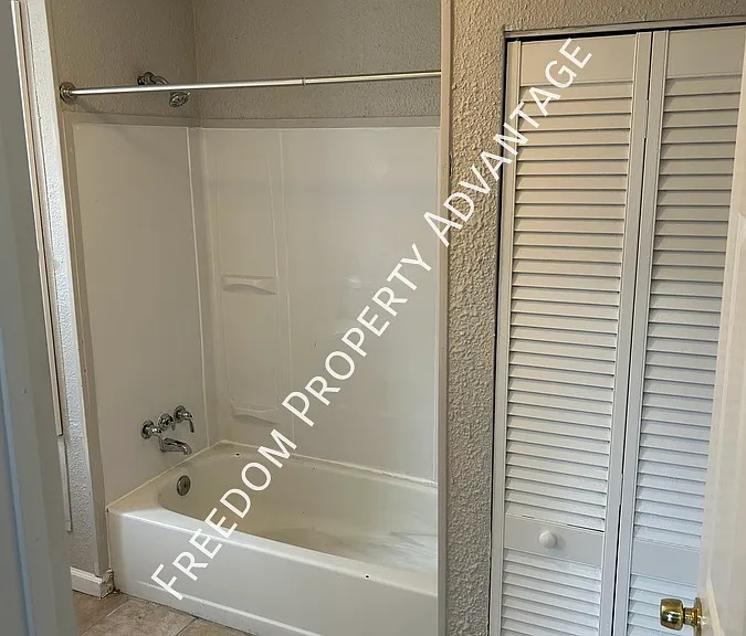 905 Cherokee St — Photo 19