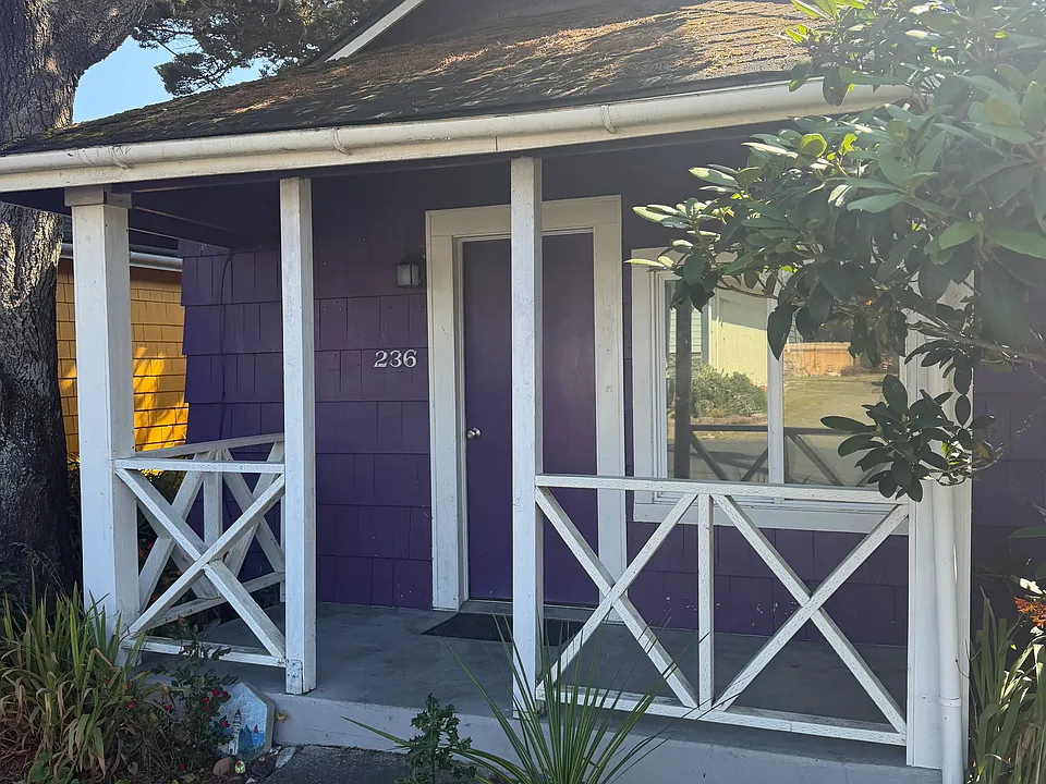 236 W 2nd St