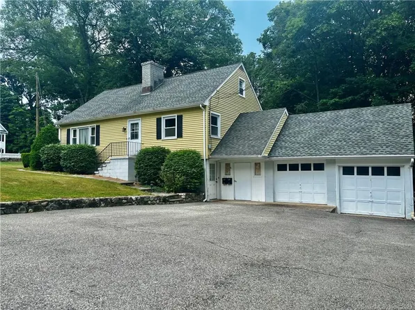 6 Down River Road, New Canaan, CT 06840