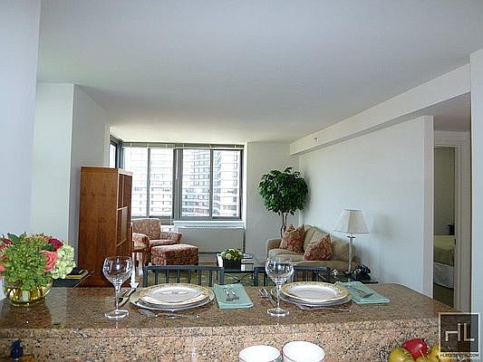 4th image of 1500 Lexington Ave APT 22C