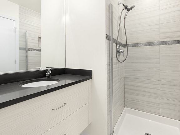 5th image of 737 W Washington Blvd APT 1204