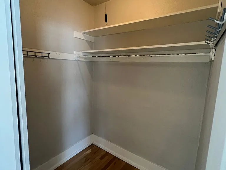 Blackmore Apartments — Photo 3