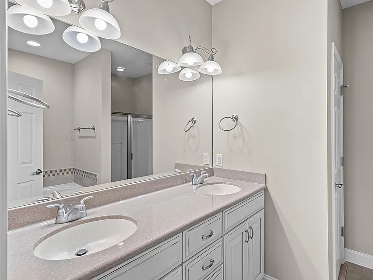 58 Burlington Ln — Photo 14