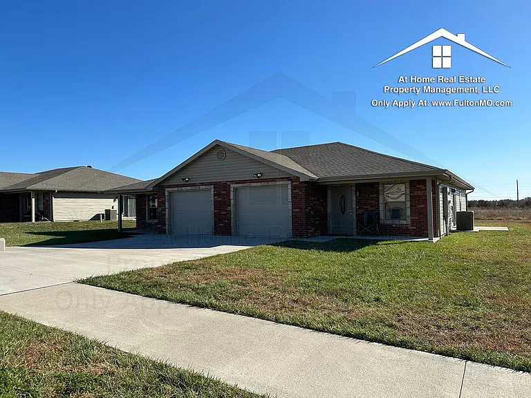 506 Commons Dr — Photo 1
