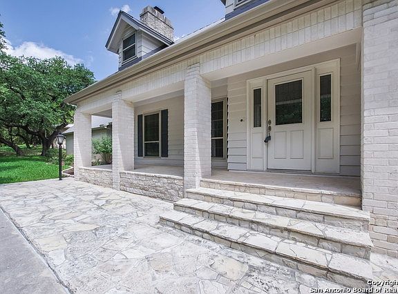 3rd image of 3219 S Valley View Ln