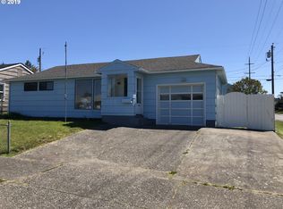 1005 Flanagan Ave, Coos Bay, OR