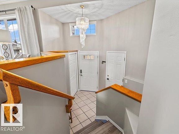 3rd image of 30 Westmews Dr