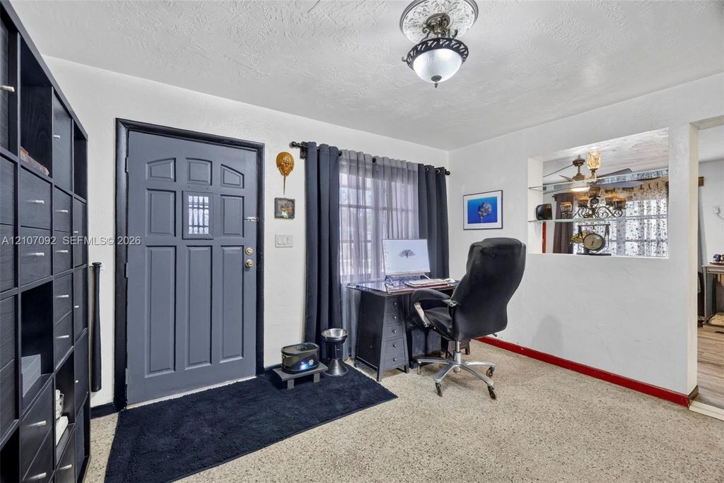 2864 NE 12th Ter, photo 6