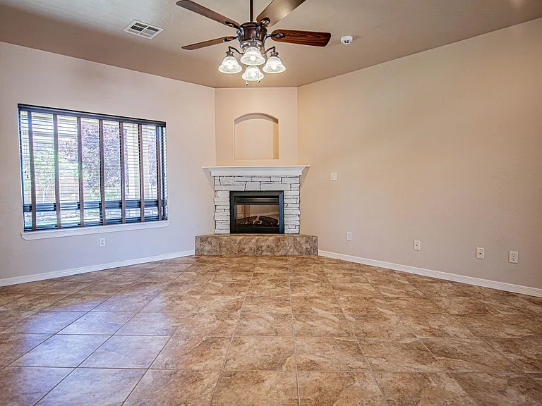 1124 Pajarito Dr — Photo 36