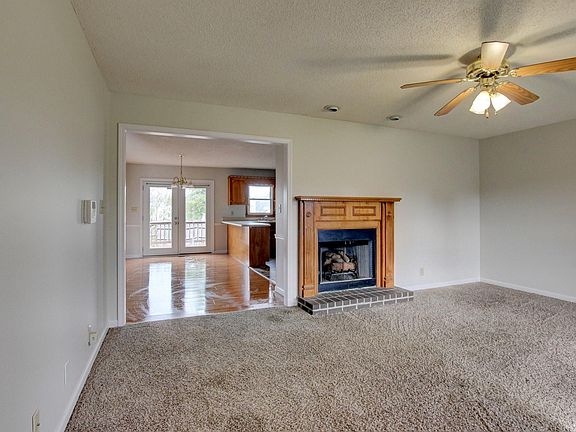 4th image of 317 Broadmore Dr