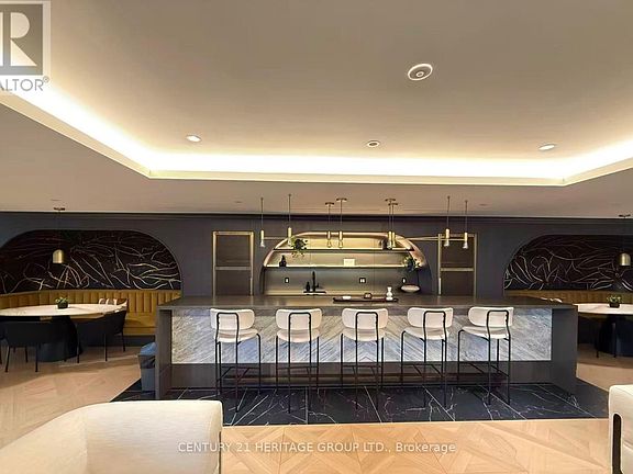 5th image of 127 Broadway Ave #808