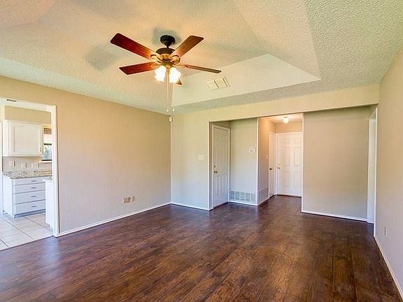 3rd image of 3502 Wentworth Dr