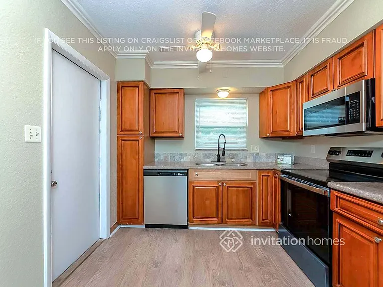 131 Adair Ave — Photo 7