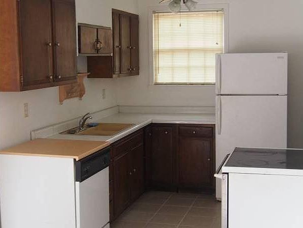 2nd image of 220 Nautical Rd #A