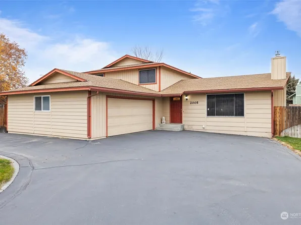 2005 Sparrow Court, West Richland, WA 99353