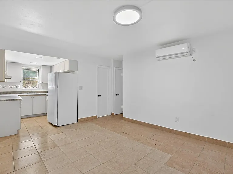 1600 S Le Jeune Rd #9 — Photo 7