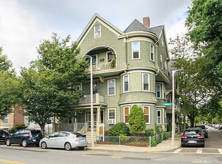 801 Centre St #3C, Boston, MA 02130