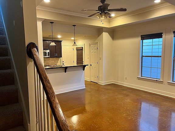 5th image of 120 Fullerton Ln