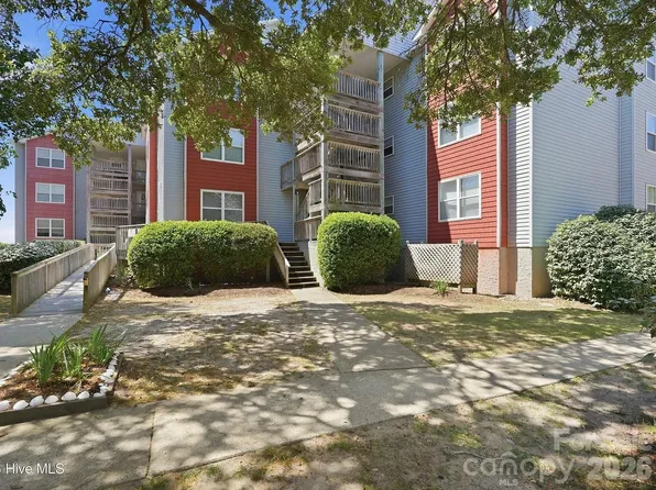 700 W 1st St #H, Kill Devil Hills, NC 27948