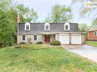 412 NW Briarcliff Ct, Kansas City, MO 64116