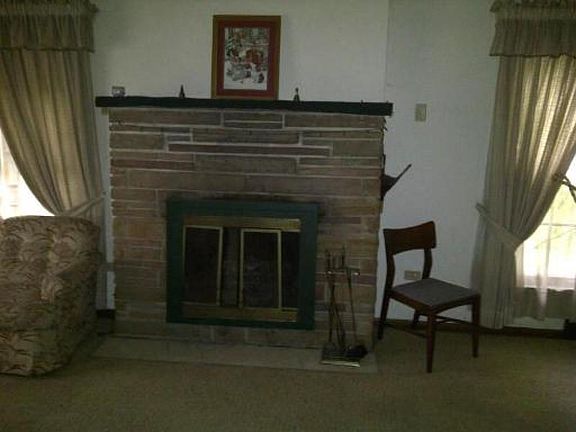 3rd image of 107 S Nolton Ave