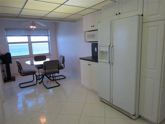 1801 S Kitchen eat in #1